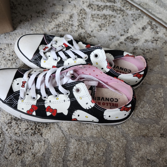 Converse Hello Kitty Sneakers - Picture 6 of 9